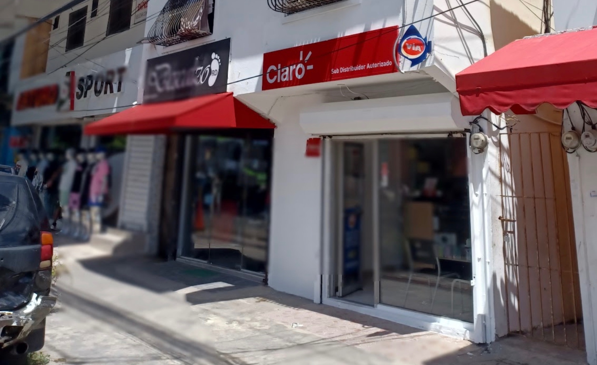 Fachada de J&J Connections — Distribuidor Autorizado Claro